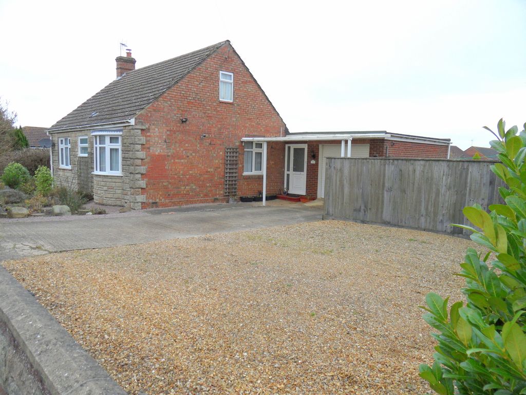 2 bed detached bungalow for sale in Bridge Road, Sutton Bridge