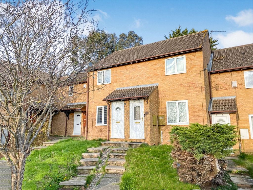 2 bed terraced house for sale in Senwick Drive, Wellingborough NN8 Zoopla