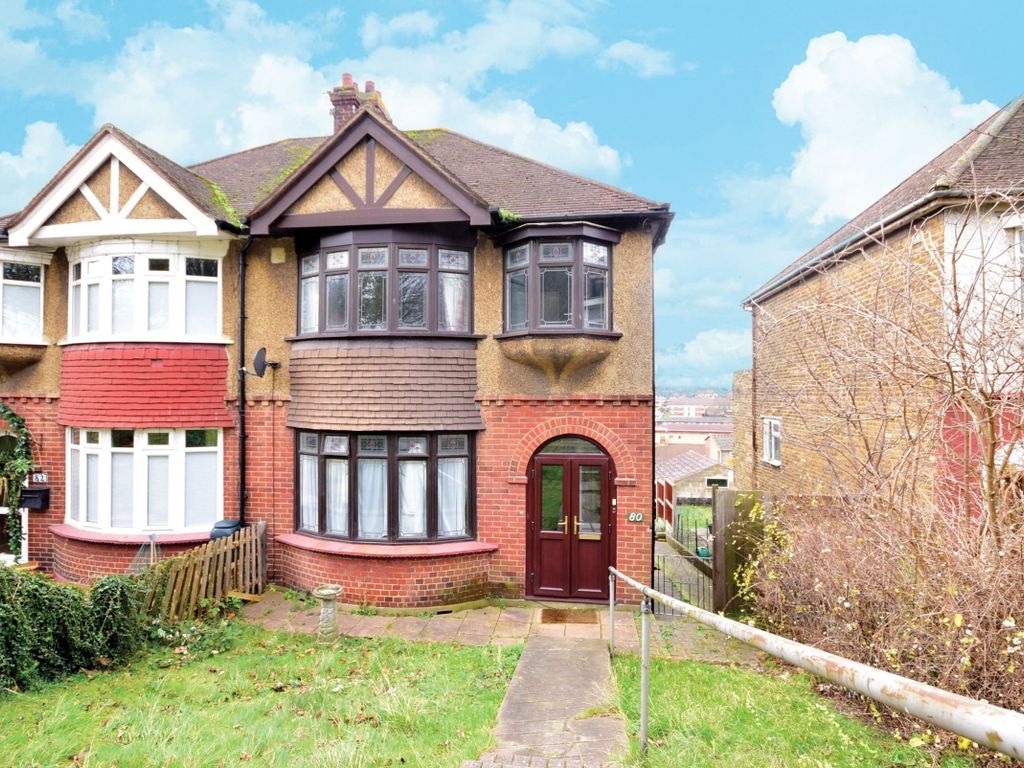 3 bed semidetached house to rent in City Way, Rochester ME1, £1,600