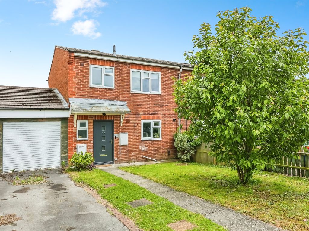 2 bed semidetached house for sale in Ryefield Avenue, Ilkeston DE7, £