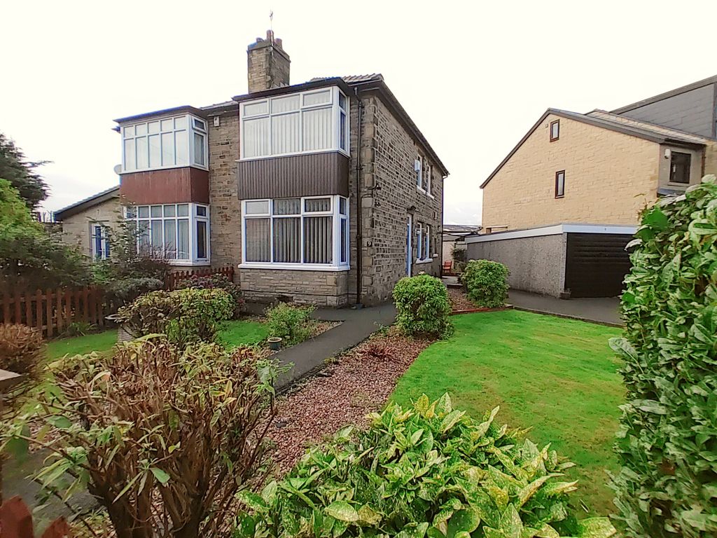 3 bed semidetached house for sale in Rosetta Drive, Bradford BD8, £