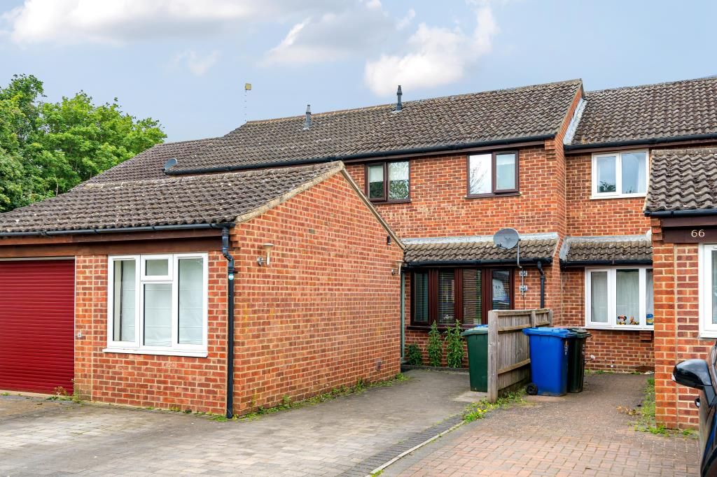 3 bed terraced house for sale in Bicester, Oxfordshire OX26, £325,000