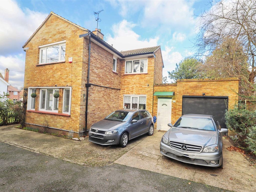 3 bed detached house for sale in Church Close, West Drayton UB7 Zoopla