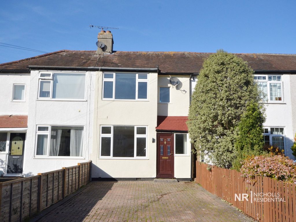 2 bed terraced house to rent in Maltby Road, Chessington, Surrey. KT9