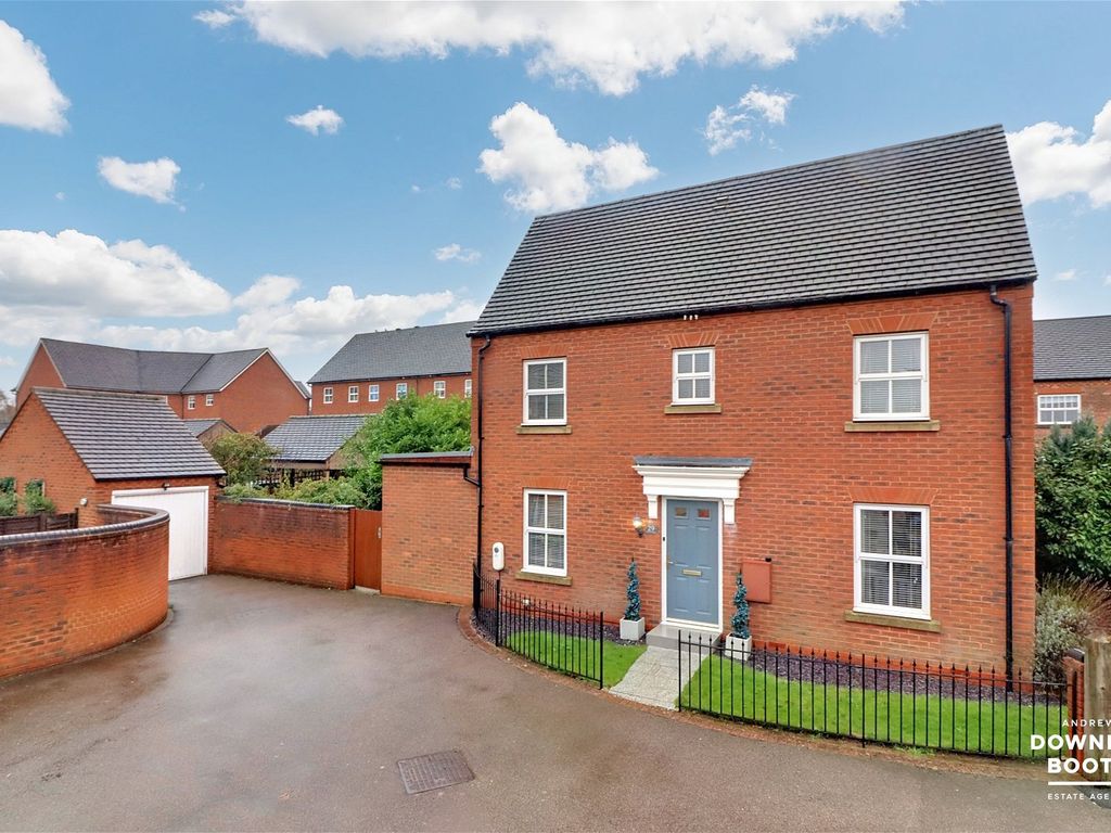 3 bed semidetached house for sale in Maxtock Avenue, Darwin Park