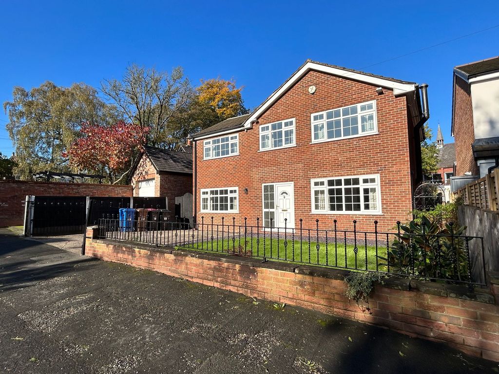 4 bed detached house for sale in Mulgrave Road, Worsley M28, £550,000