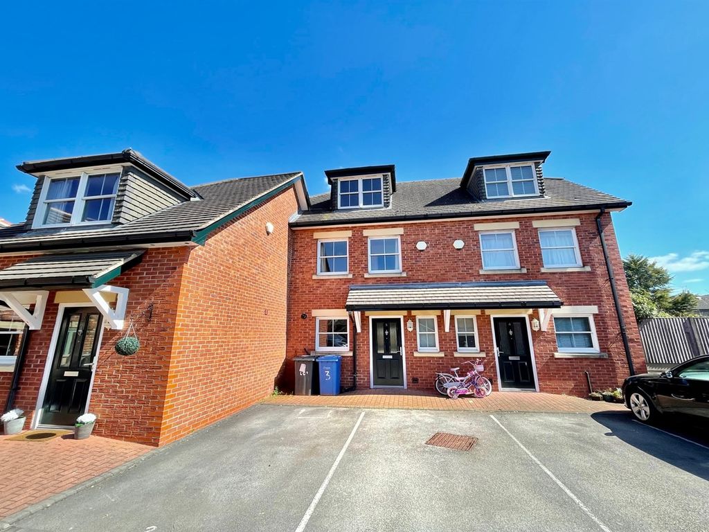 3 bed mews house to rent in Laburnum Court, Sandy Lane, Lymm WA13 Zoopla