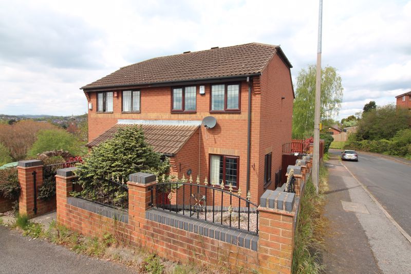 2 bed semidetached house for sale in Surrey Drive, Kingswinford DY6, £