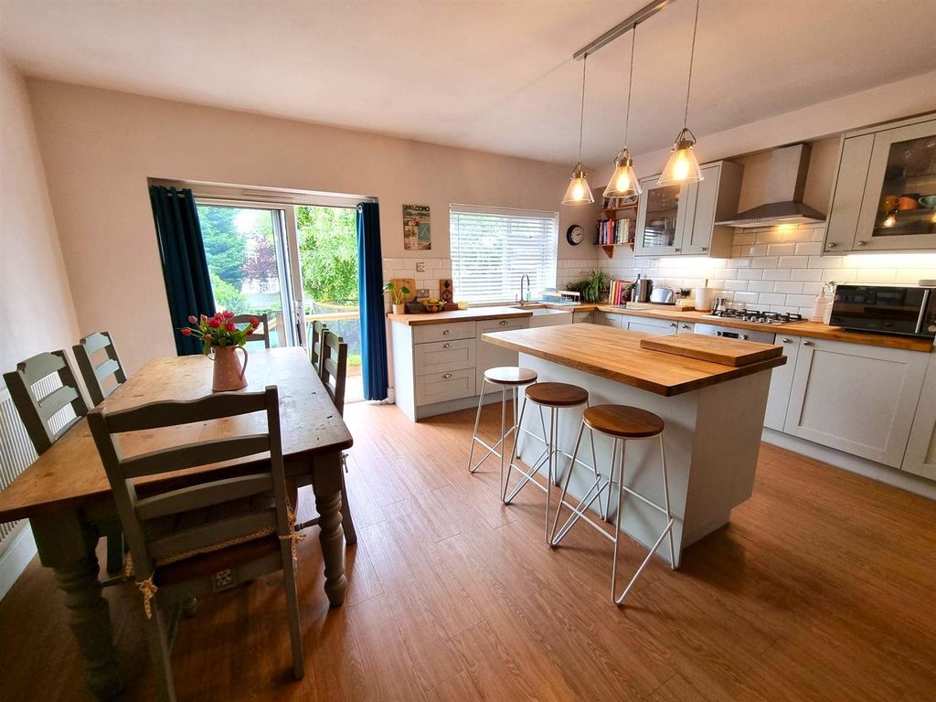 4 bed end terrace house for sale in Byfield Road, Coundon, Coventry CV6