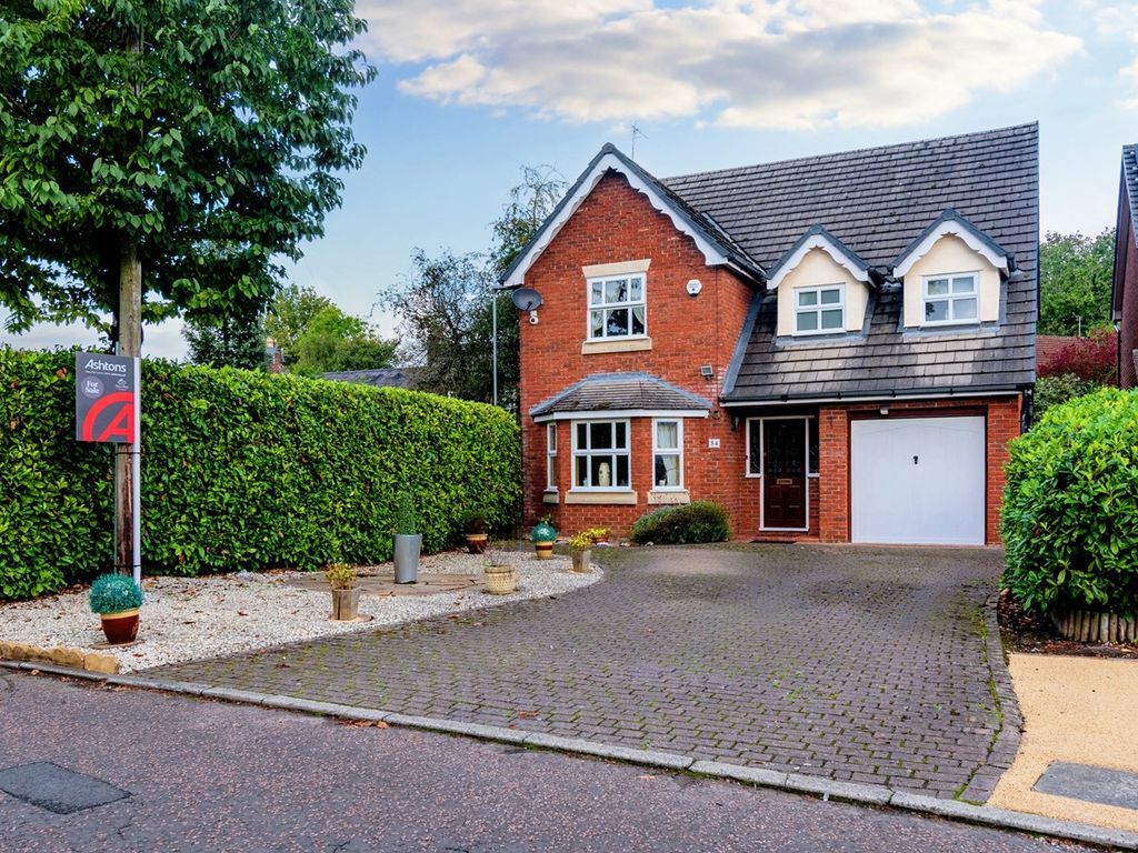 4 bed detached house for sale in Tweedsmuir Close, Fearnhead, Warrington WA2, £375,000 Zoopla