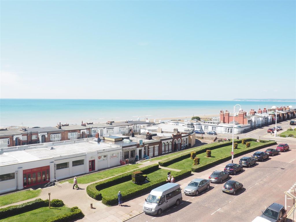 1 bed flat for sale in 3537, Marina, BexhillOnSea TN40 Zoopla
