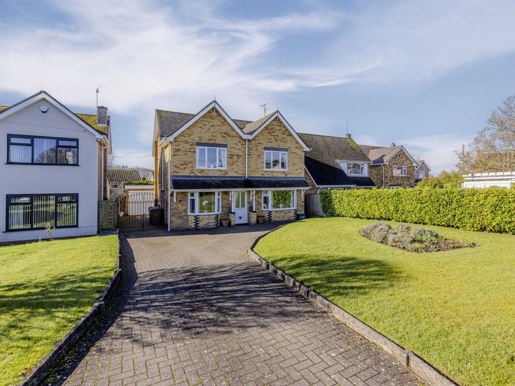 4 bed detached house for sale in Werburgh Drive, Trentham ST4, £425,000