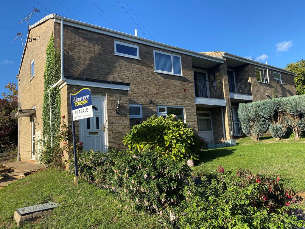 2 bed flat for sale in Norton Road, Daventry, Northamptonshire NN11