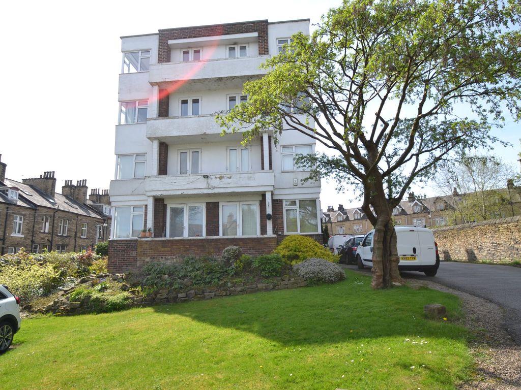 2 bed flat for sale in Bradford Road, Shipley BD18, £125,000 Zoopla