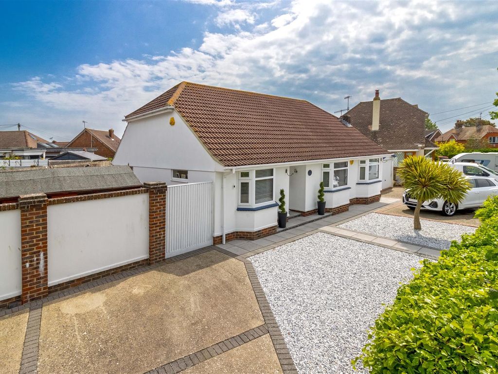 3 bed detached bungalow for sale in Cokeham Lane, Sompting, Lancing