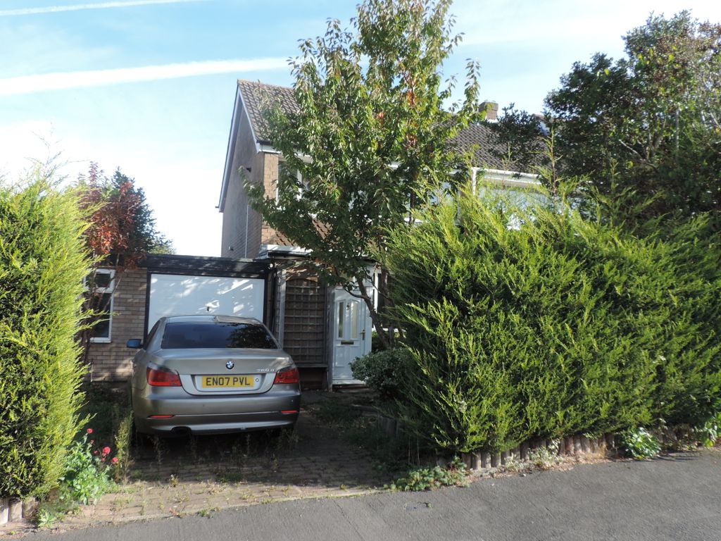 2 bed semidetached house to rent in Compton Road, Stafford, Staffs