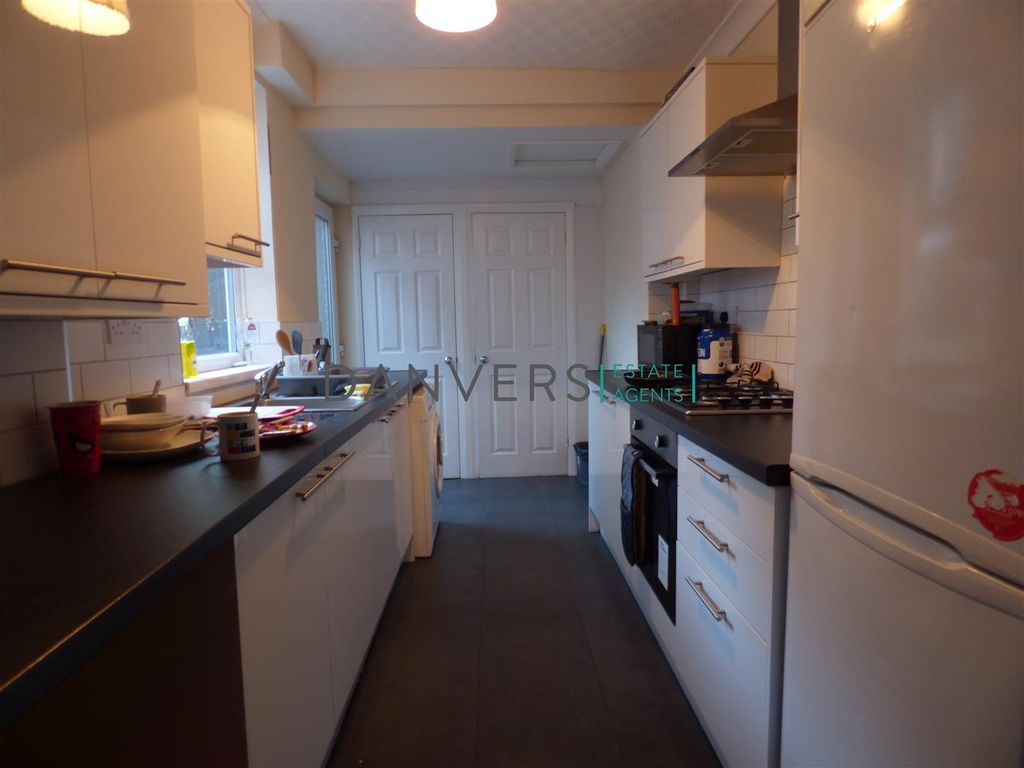 4 bed terraced house to rent in Tudor Road, Leicester LE3 Zoopla