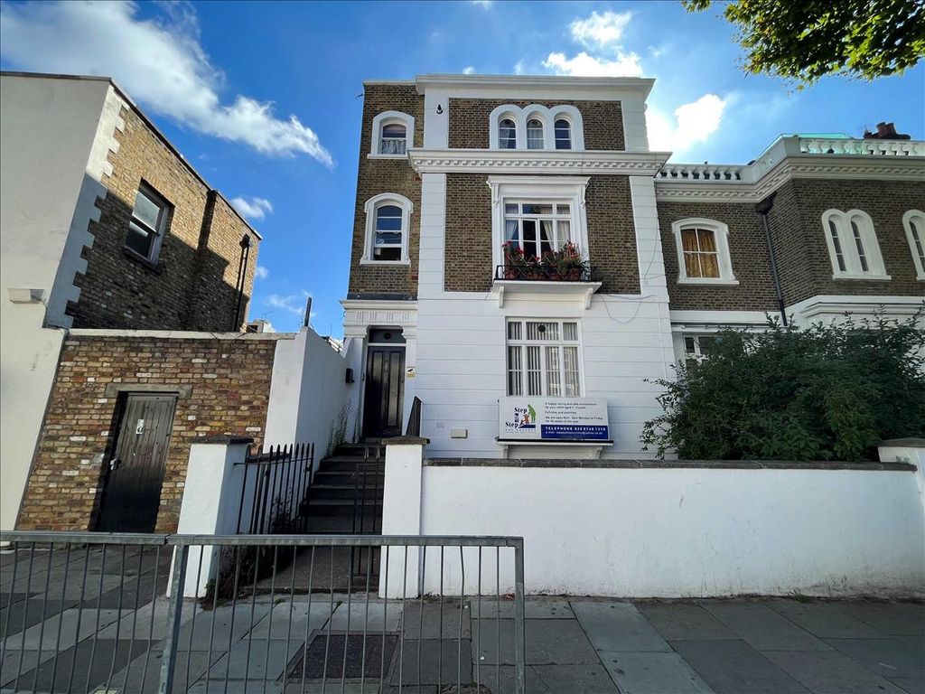 Property for sale in Bridge Avenue, London W6, £475,000 Zoopla