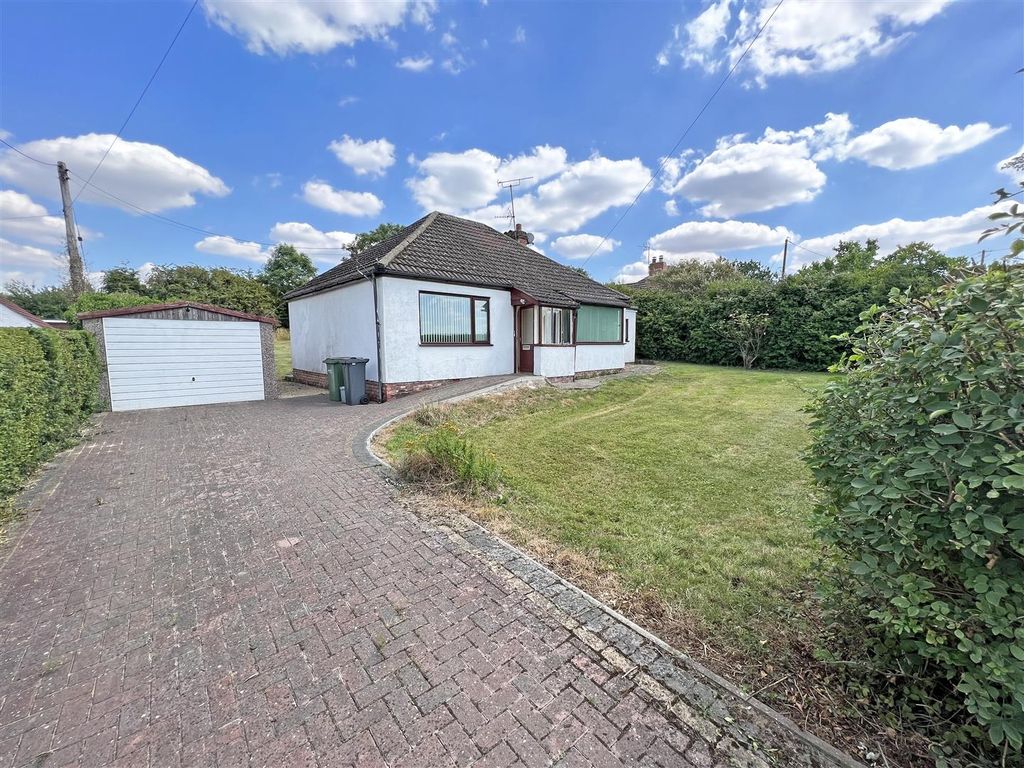 2 bed detached bungalow for sale in Cam Green, Cam, Dursley GL11 Zoopla