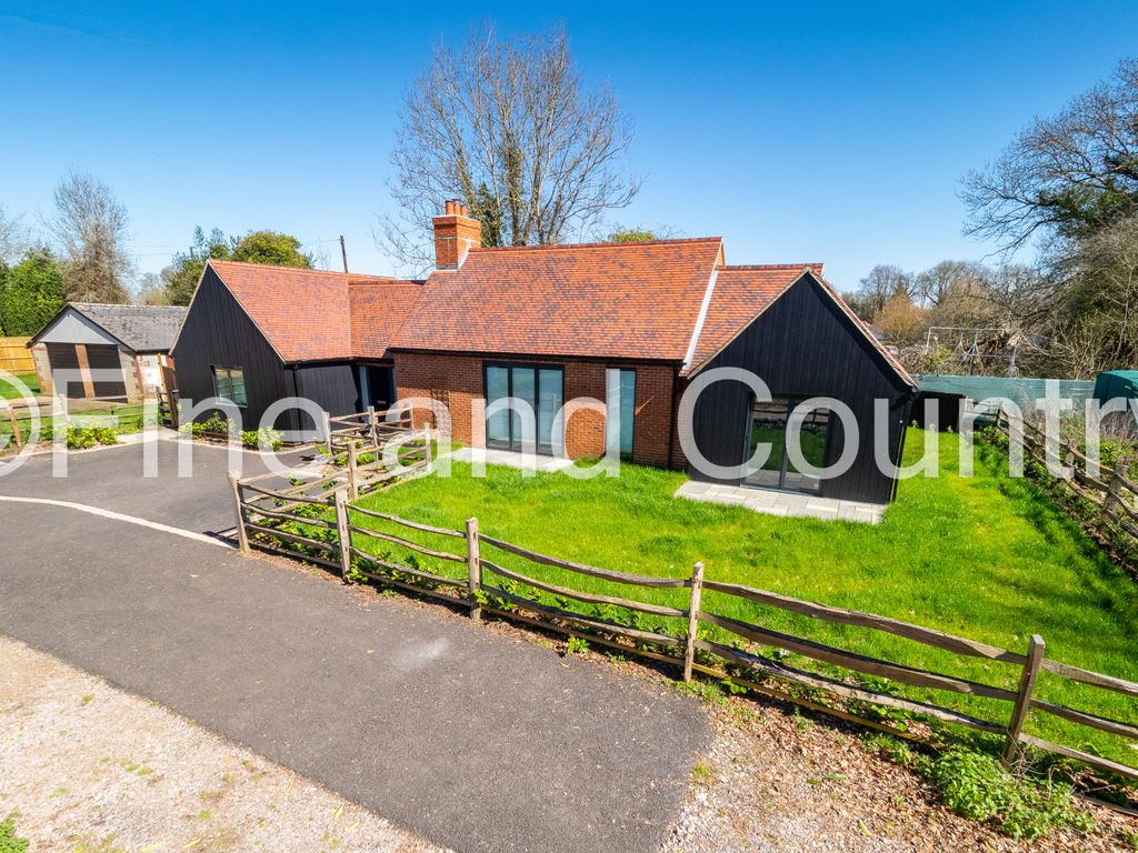 3 bed bungalow to rent in Woodmansterne Street, Banstead, Surrey SM7