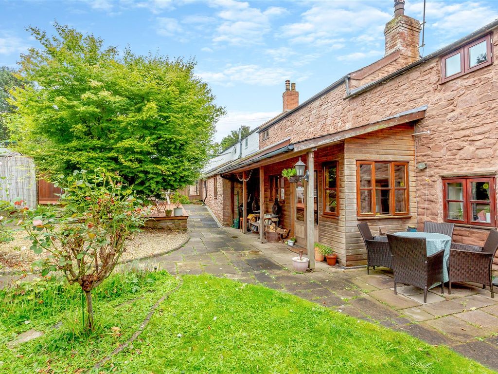 3 bed cottage for sale in Lea, RossOnWye HR9, £389,950 Zoopla
