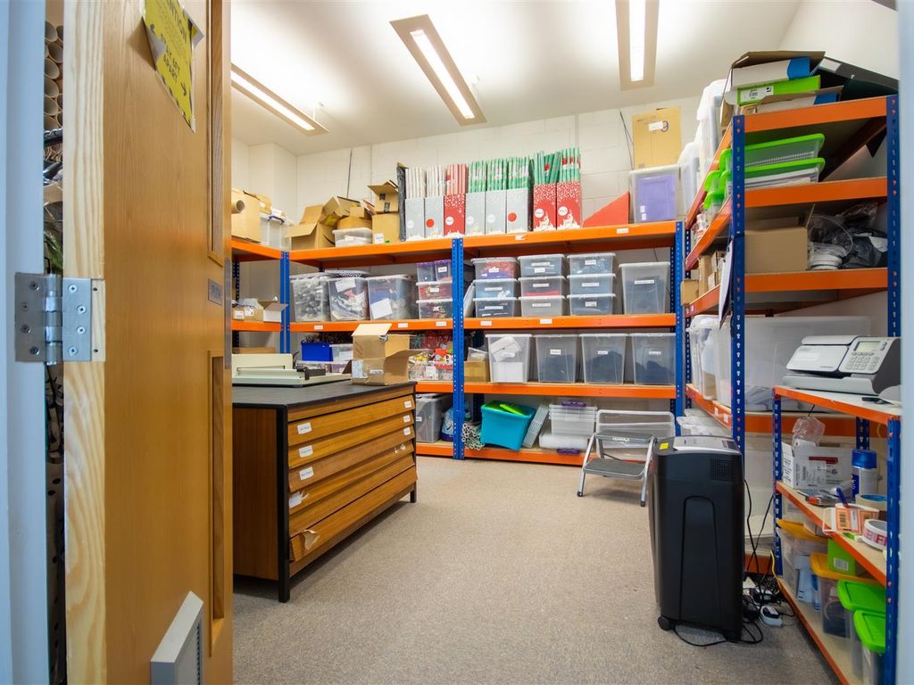 Commercial property to let in Tetbury Industrial Estate, Cirencester Road, Tetbury GL8 Zoopla