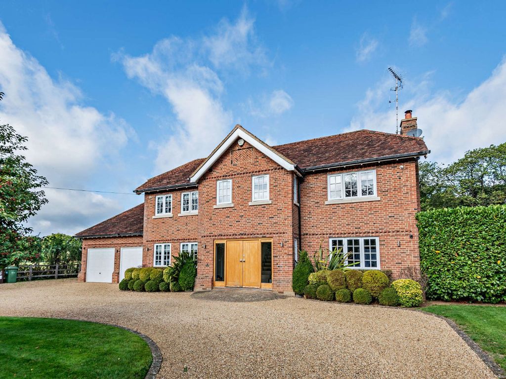 5 bed detached house for sale in Annables Lane, Harpenden