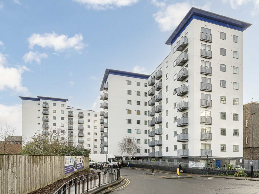 2 bed flat for sale in Prince Regent Road, Hounslow TW3, £339,950 Zoopla