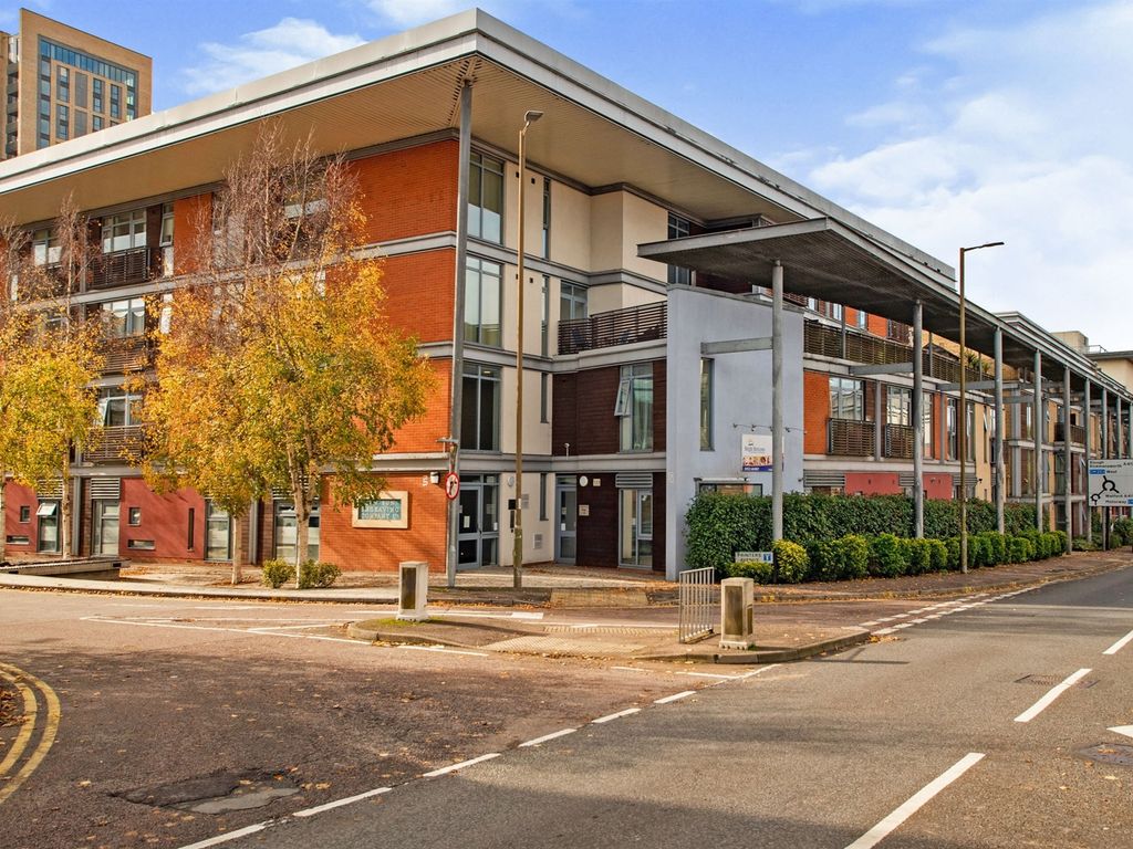 2 bed flat for sale in Whippendell Road, Watford WD18 Zoopla