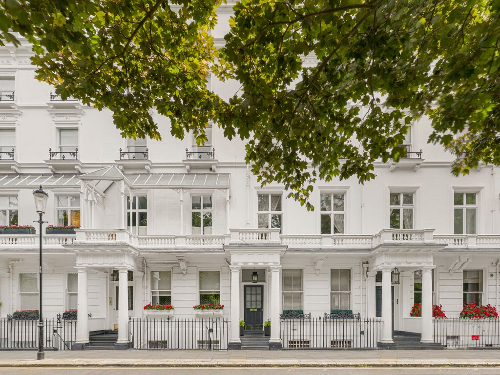 4 bed flat for sale in Cadogan Place, Belgravia, London SW1X, £