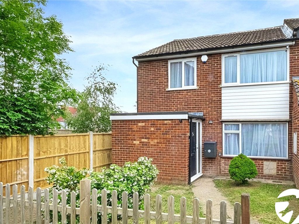 3 bed semidetached house for sale in Leonard Avenue, Kent