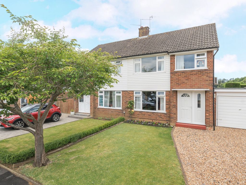 3 bed semidetached house for sale in Godalming, Surrey GU7, £575,000