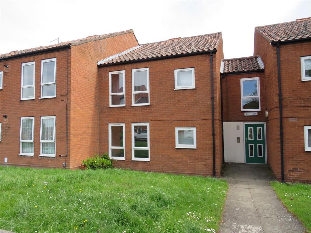 2 bed flat to rent in Hungerfield Road, Castle Bromwich, Birmingham B36