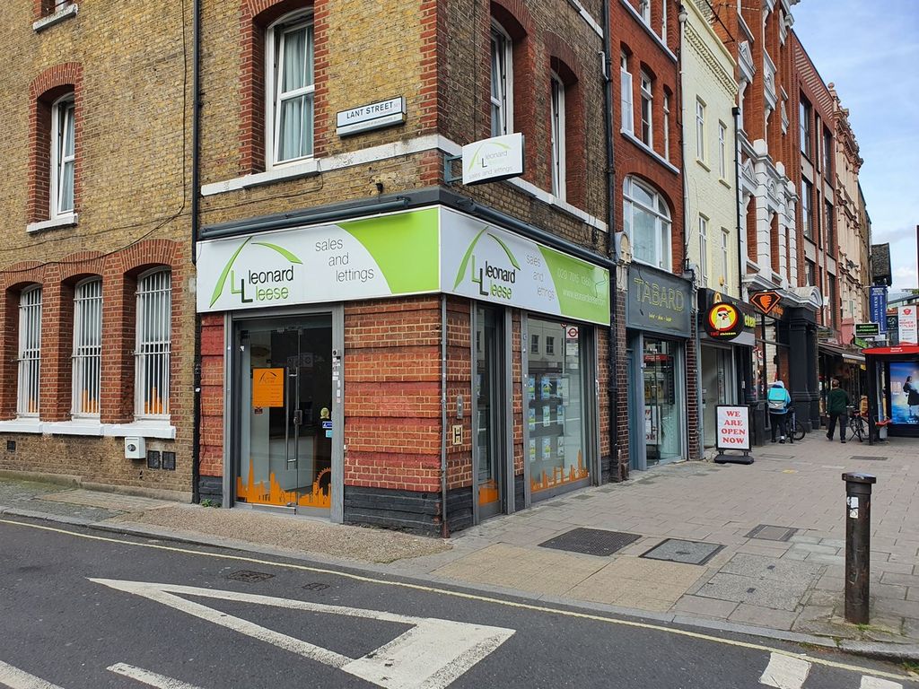 Retail premises to let in Borough High Street, London SE1, £28,000 pa
