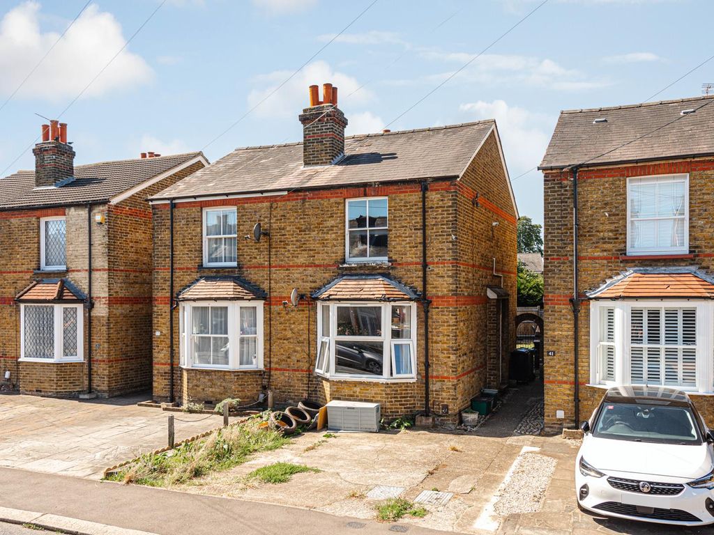 3 bed semidetached house for sale in Lower Court Road, Epsom KT19, £