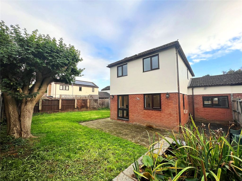 4 bed detached house for sale in Parkside Close, Churchdown, Gloucester