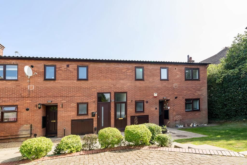 2 bed for sale in Northwood, Middlesex HA6, £379,000 Zoopla