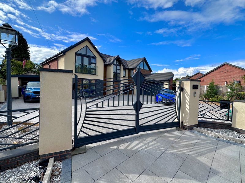 5 bed detached house for sale in Lower Penkridge Road, Acton Trussell