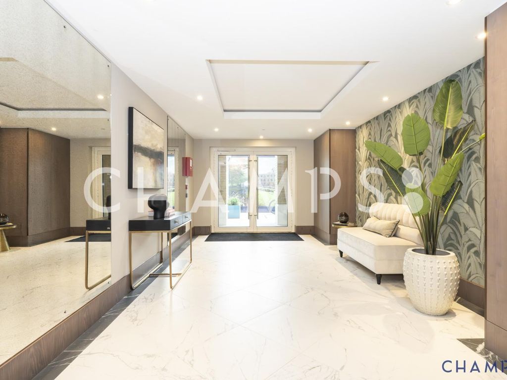 2 bed flat to rent in Holland House, Fulham Reach, Hammersmith W6, £