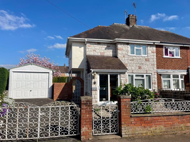 3 bed semidetached house for sale in Frederick Avenue, Holmer