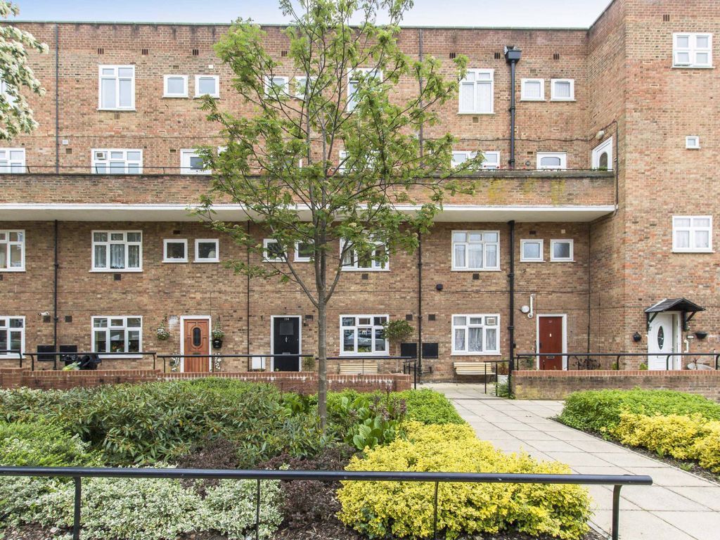 3 bed flat for sale in Frensham Drive, London SW15 Zoopla