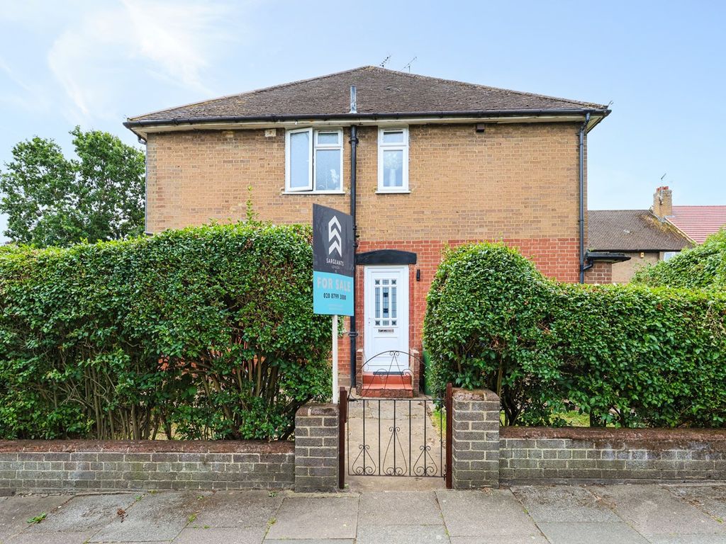 2 bed flat for sale in Gifford Gardens, Hanwell W7, £419,000 Zoopla
