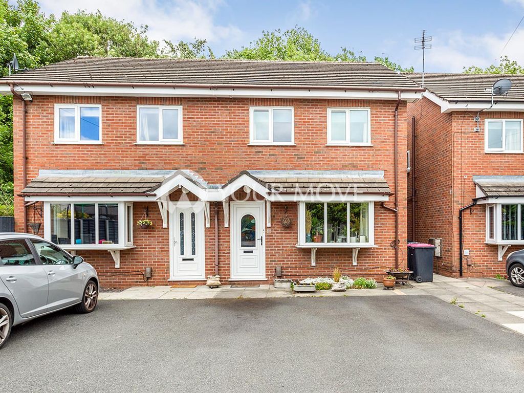 3 bed semidetached house for sale in Pontefract Close, Swinton