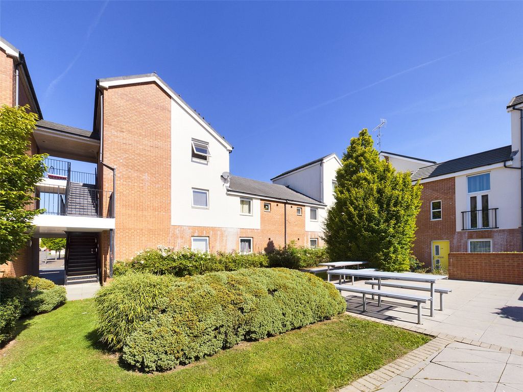 Clos Cwm Golau, Merthyr Tydfil CF47  