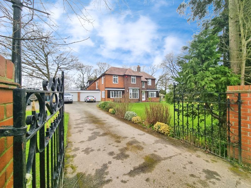 5 bed detached house for sale in Kirkley, Newcastle Upon Tyne NE20, £