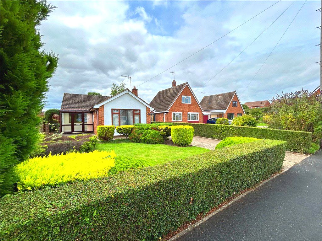 2 bed bungalow for sale in St. Andrew Road, Evesham, Worcestershire