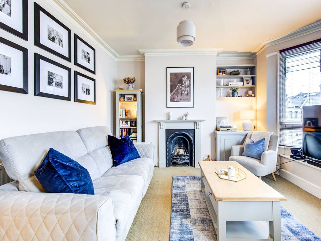 3 bed flat to rent in Kenyon Street, Fulham, London SW6 Zoopla