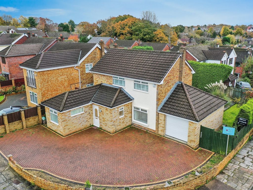 3 bed detached house for sale in Lomond Crescent, Lakeside, Cardiff