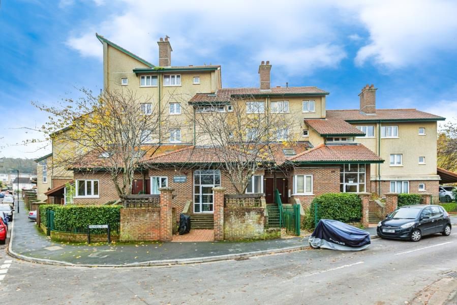 2 bed to rent in Orlebar Gardens, Lawrence Weston, Bristol