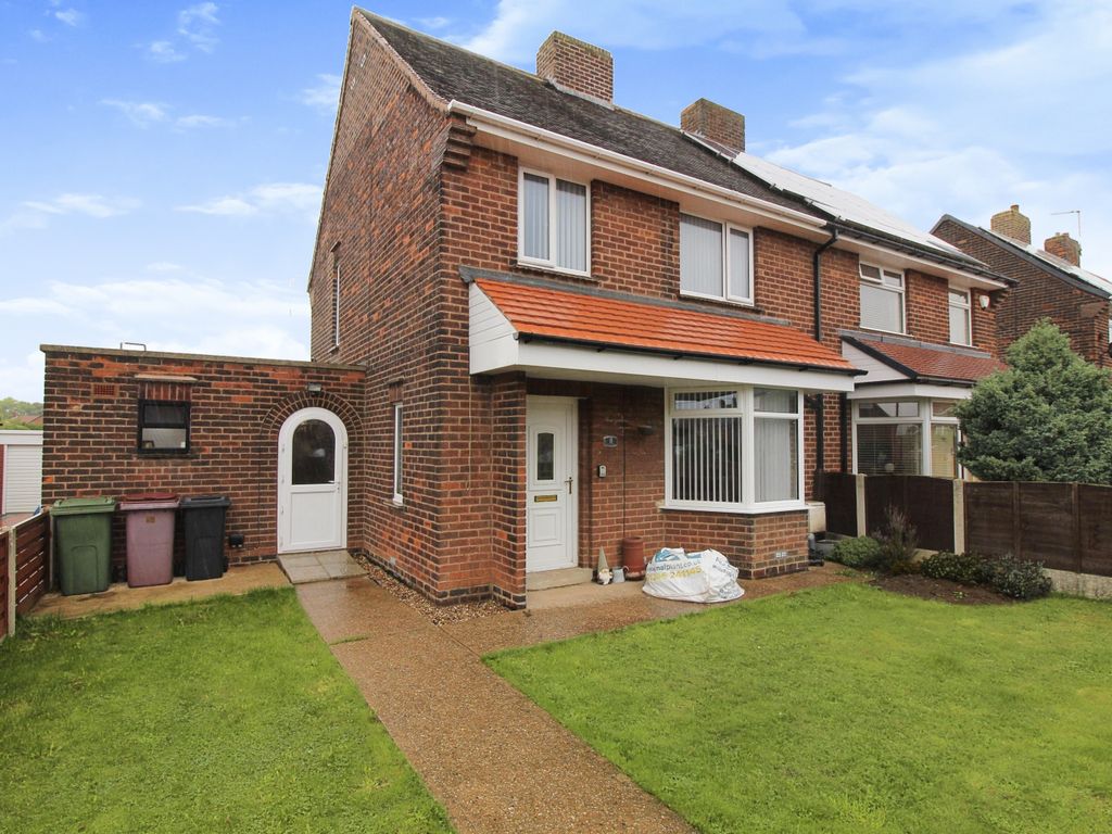 3 bed semidetached house for sale in Poplar Drive, Chesterfield S44